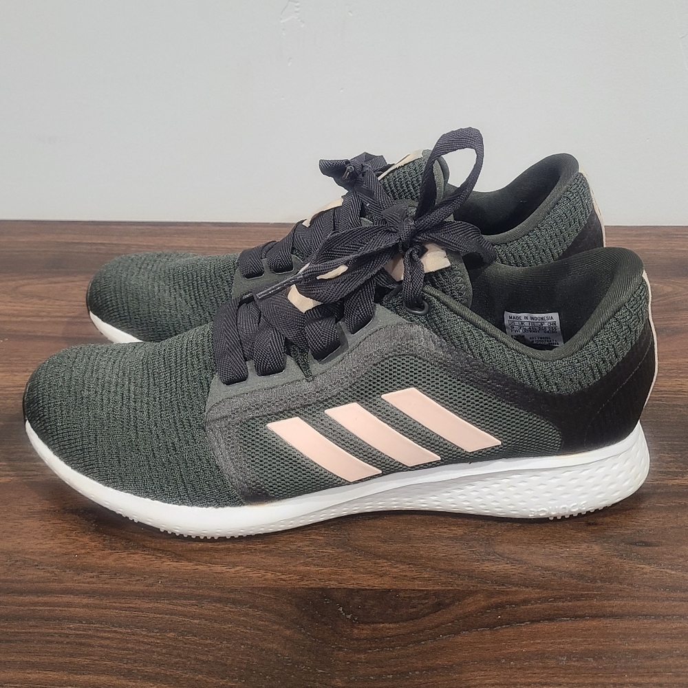 💚Womens Addidas Tennis Shoes, size 9💚
